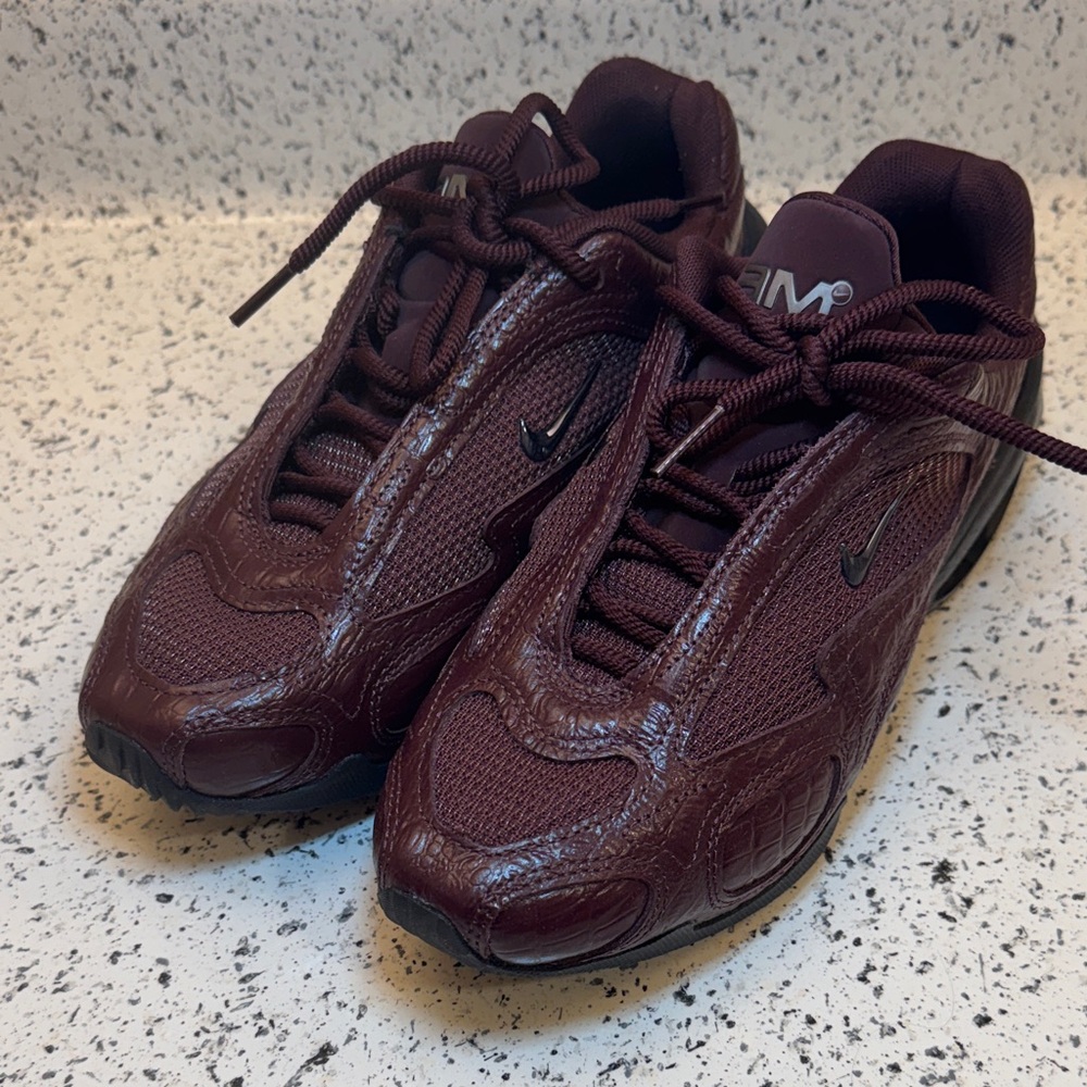 Nike Low-Top Maroon Athletic Sneakers - Picture 2 of 16